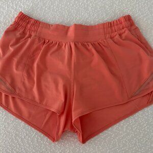 Lululemon Hotty Hot Shorts Low Rise 2.5
